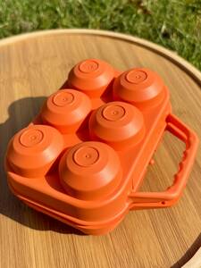 Boîte de 6 oeufs réutilisable Orange

Couleur : Orange
Dimensions : 150mm X 135mm x 75mm
Poids : 110g  
En Polypropylène, matière atoxique et adaptée au contact alimentaire

